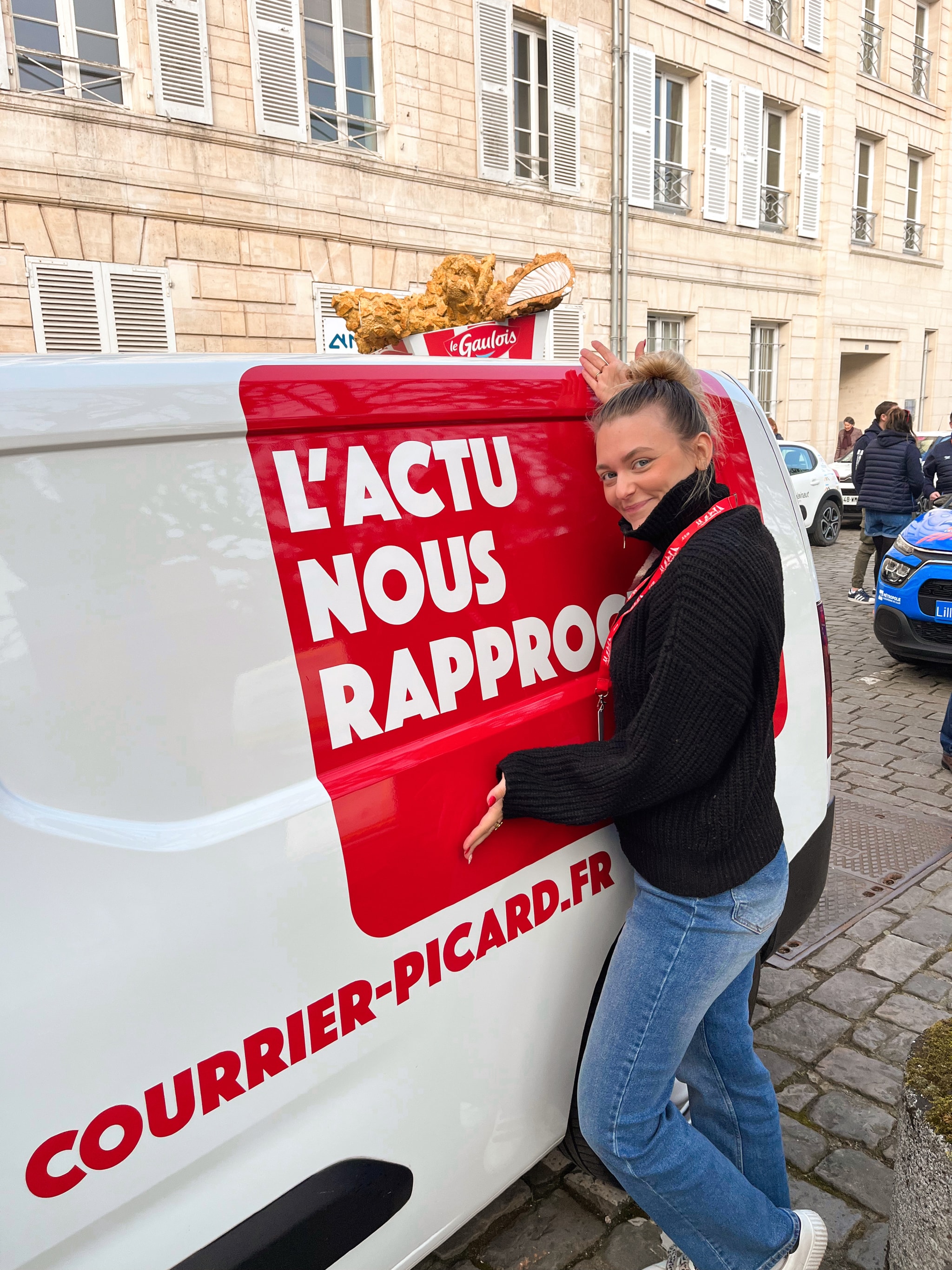 Animation et merchandising Paris-Roubaix — communication terrain Courrier Picard